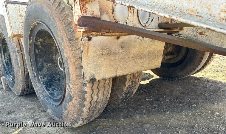 image for item KV9579 1970 Transport Trailers, Inc. GTY 50 FS  equipment trailer