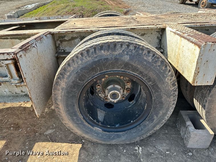 image for item KV9579 1970 Transport Trailers, Inc. GTY 50 FS  equipment trailer