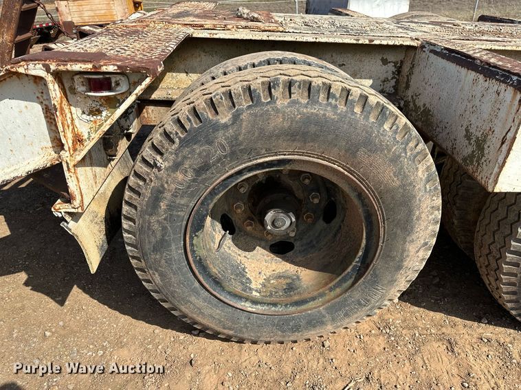 image for item KV9579 1970 Transport Trailers, Inc. GTY 50 FS  equipment trailer