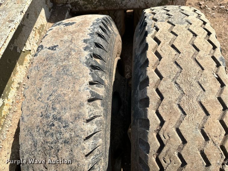 image for item KV9579 1970 Transport Trailers, Inc. GTY 50 FS  equipment trailer