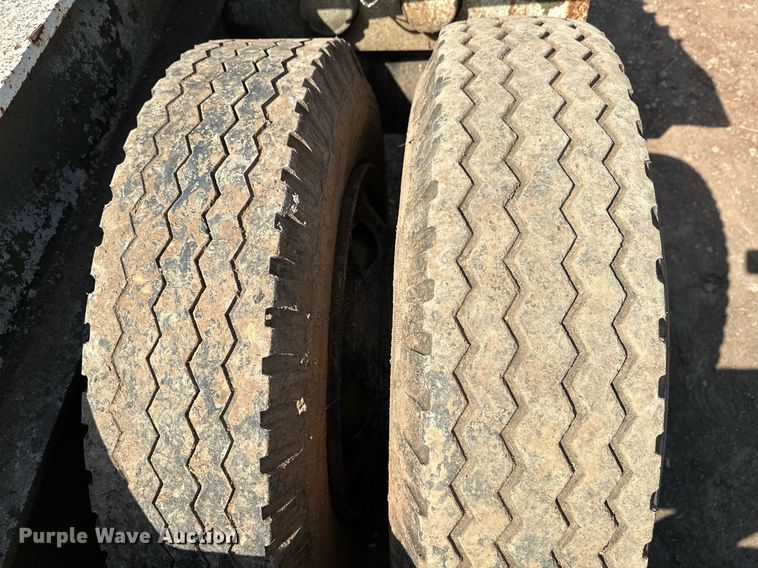 image for item KV9579 1970 Transport Trailers, Inc. GTY 50 FS  equipment trailer