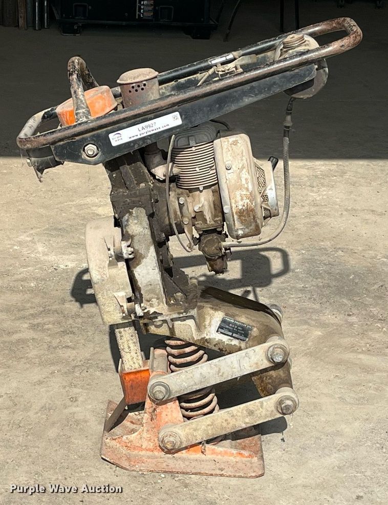 image for item LA9927 M-B-W R-11  plate compactor