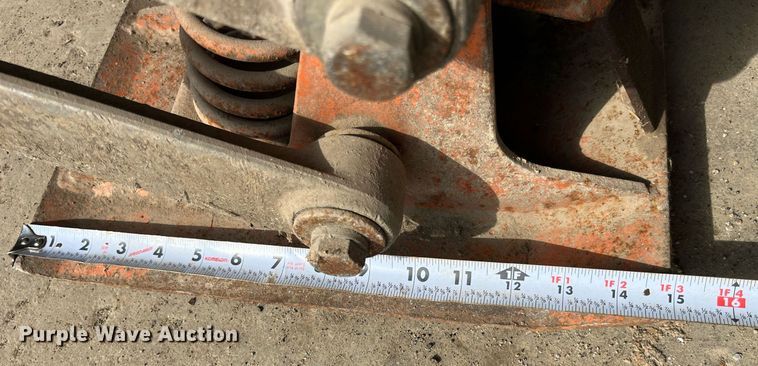 image for item LA9927 M-B-W R-11  plate compactor