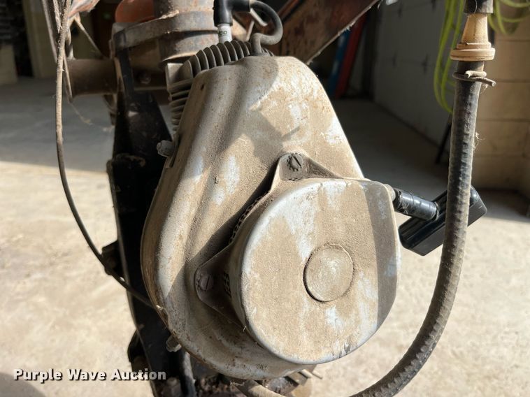 image for item LA9927 M-B-W R-11  plate compactor