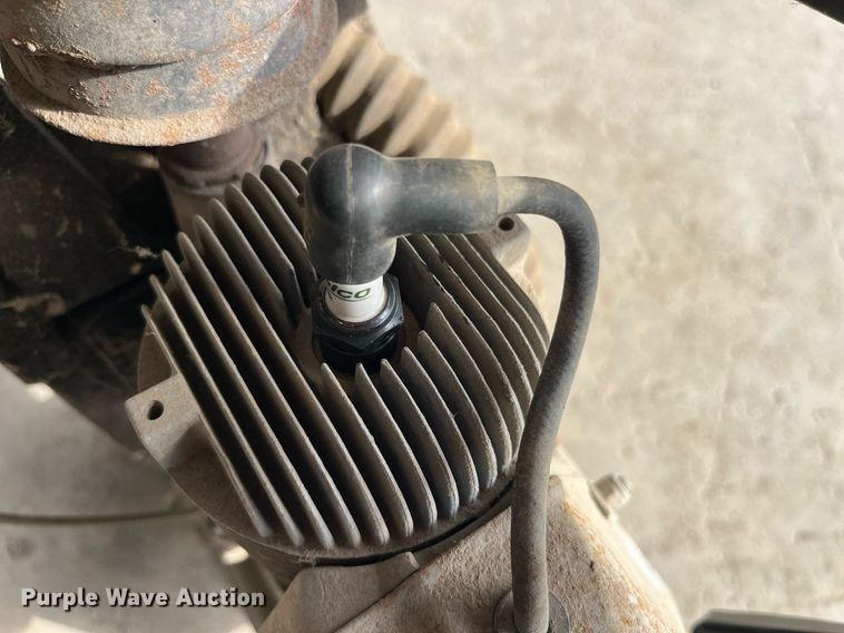 image for item LA9927 M-B-W R-11  plate compactor