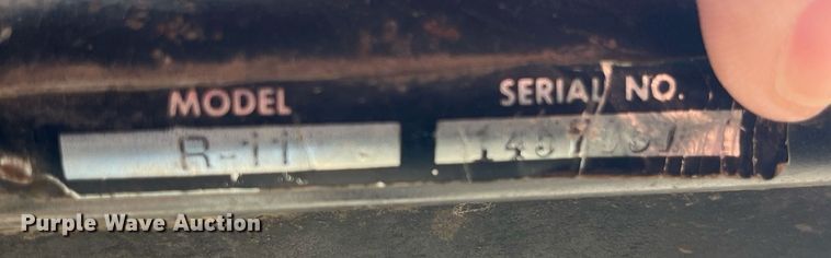 image for item LA9927 M-B-W R-11  plate compactor