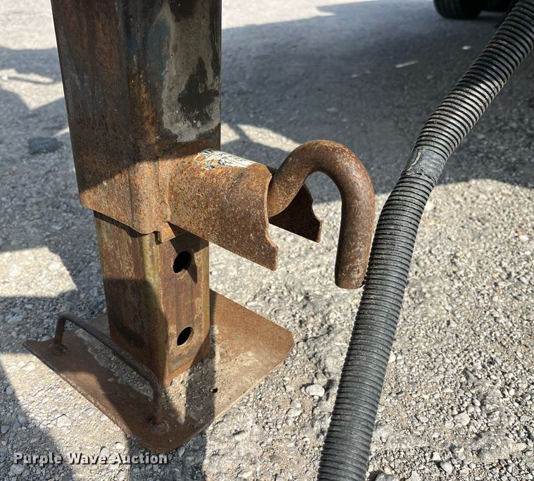 image for item LA9928 2006 R&W  equipment trailer