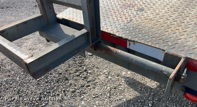 image for item LA9928 2006 R&W  equipment trailer