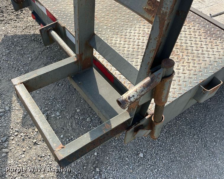 image for item LA9928 2006 R&W  equipment trailer