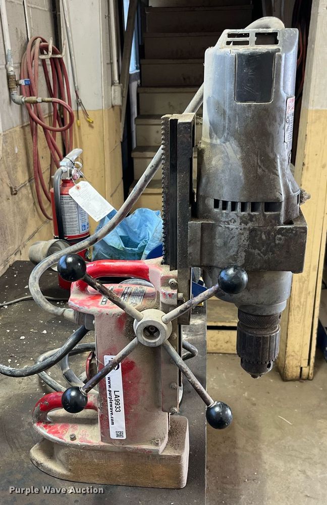 image for item LA9933 Milwaukee 4201  electromagnetic drill press