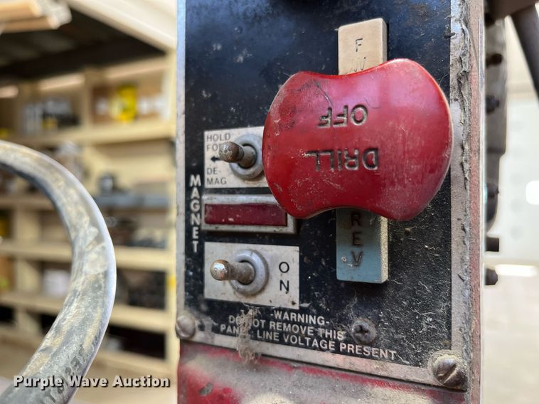 image for item LA9933 Milwaukee 4201  electromagnetic drill press