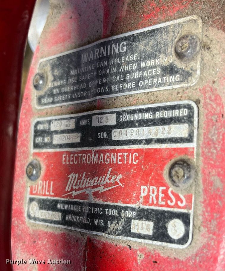 image for item LA9933 Milwaukee 4201  electromagnetic drill press