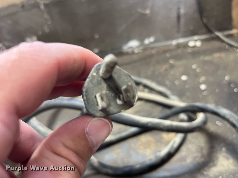 image for item LA9933 Milwaukee 4201  electromagnetic drill press