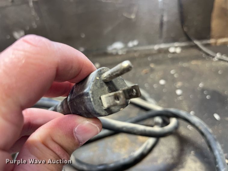 image for item LA9933 Milwaukee 4201  electromagnetic drill press