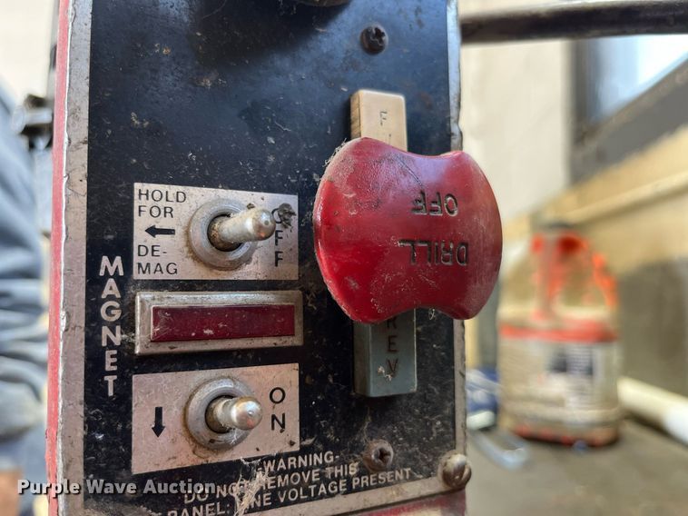 image for item LA9933 Milwaukee 4201  electromagnetic drill press