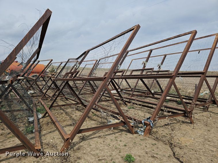 image for item LE9317 (13) litter fence sections