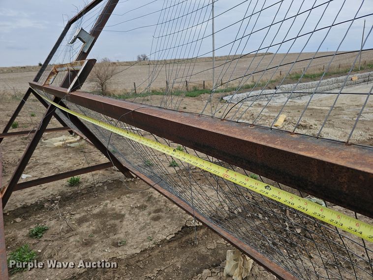 image for item LE9317 (13) litter fence sections