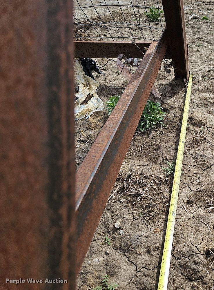 image for item LE9317 (13) litter fence sections