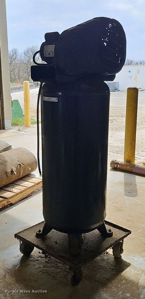 image for item LE9320 Schrader Bridgeport NAC 82-4256-VAT  air compressor