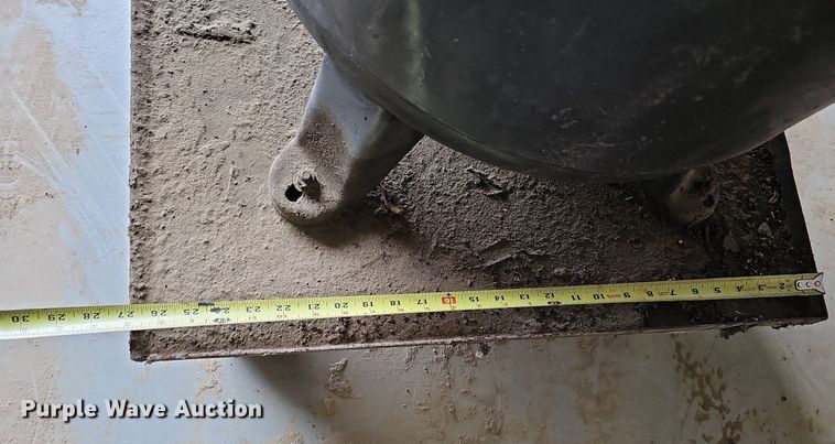 image for item LE9320 Schrader Bridgeport NAC 82-4256-VAT  air compressor