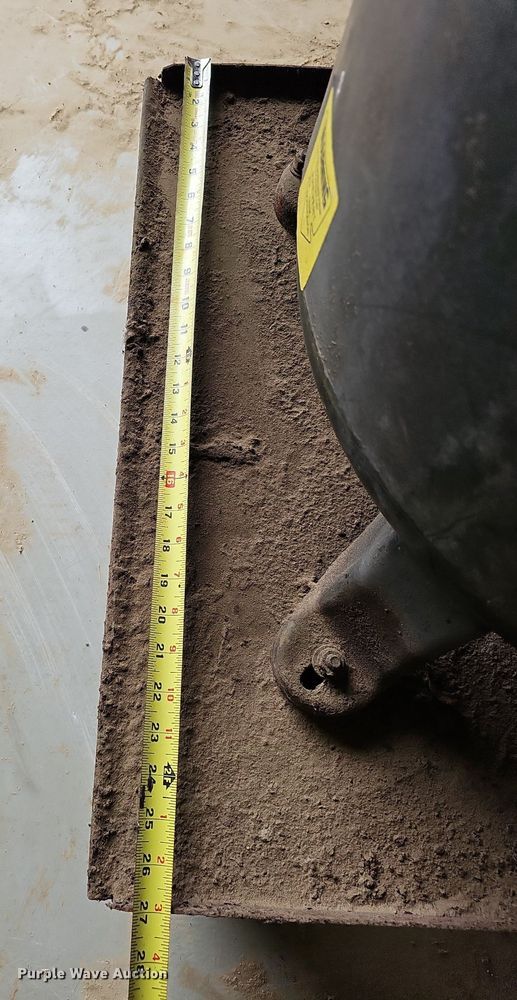 image for item LE9320 Schrader Bridgeport NAC 82-4256-VAT  air compressor