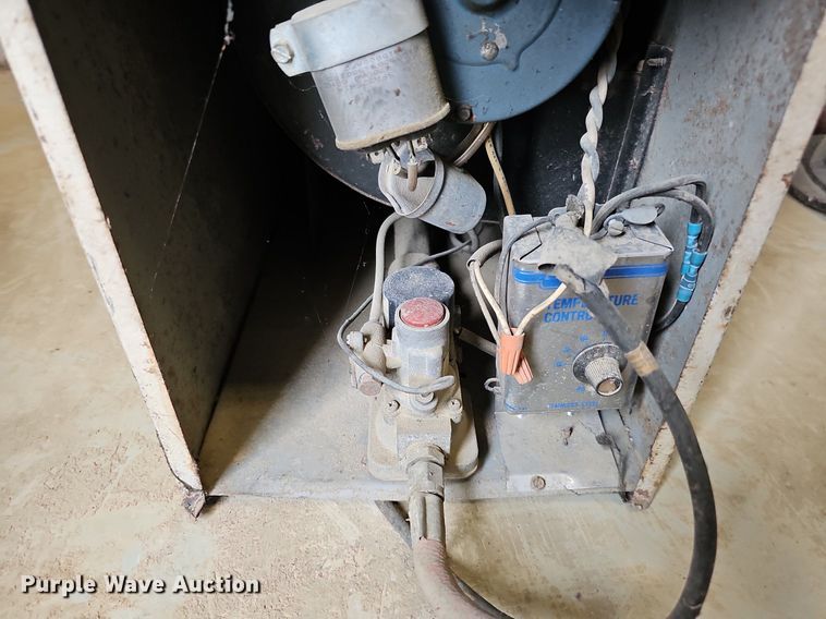 image for item LE9323 L.B. White  propane heater