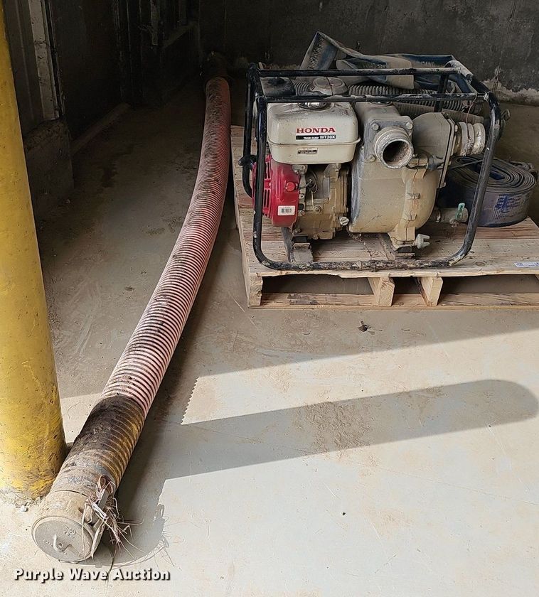 image for item LE9324 Honda WT30X  trash pump