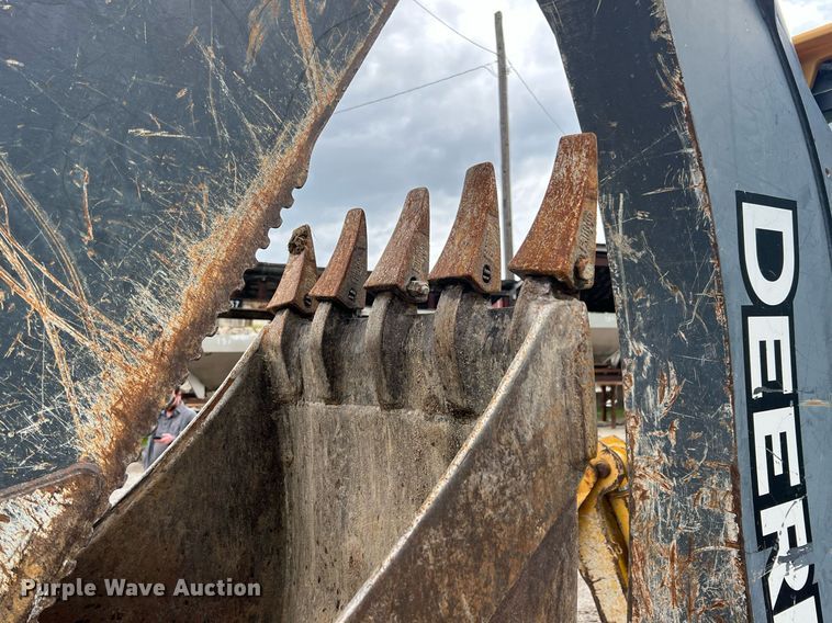 image for item LG9031 2008 John Deere 310SJ  backhoe