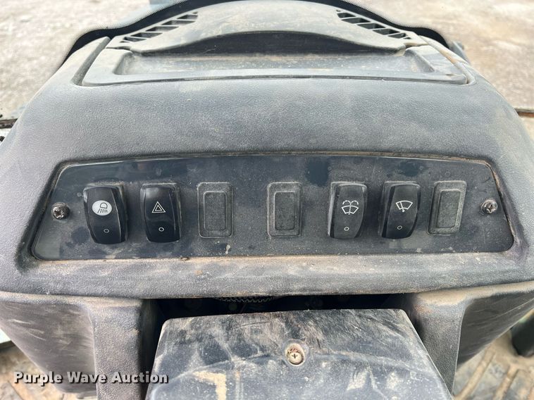 image for item LG9031 2008 John Deere 310SJ  backhoe