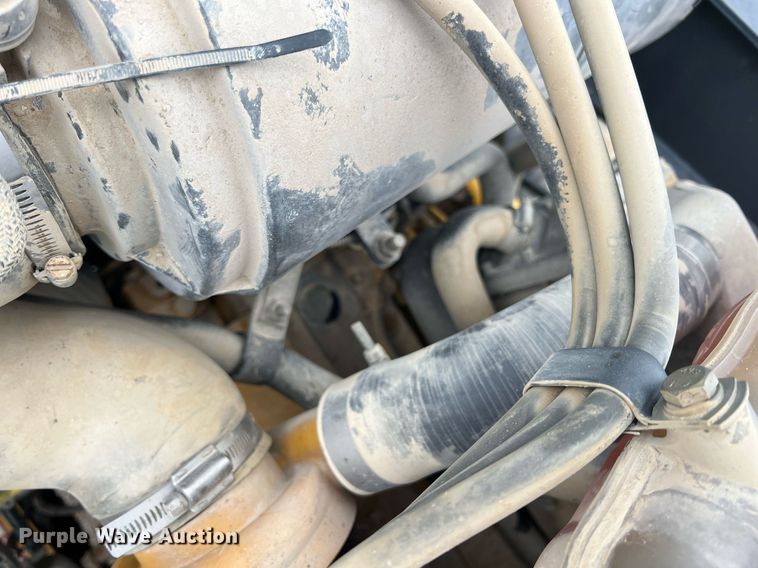 image for item LG9031 2008 John Deere 310SJ  backhoe