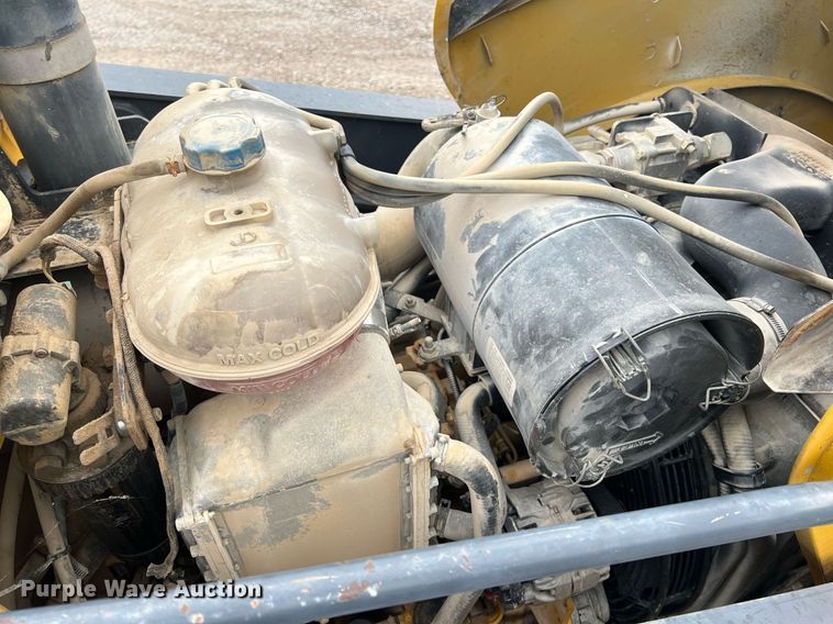 image for item LG9031 2008 John Deere 310SJ  backhoe