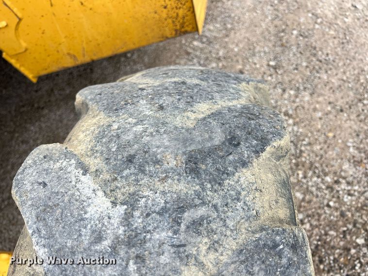 image for item LG9031 2008 John Deere 310SJ  backhoe