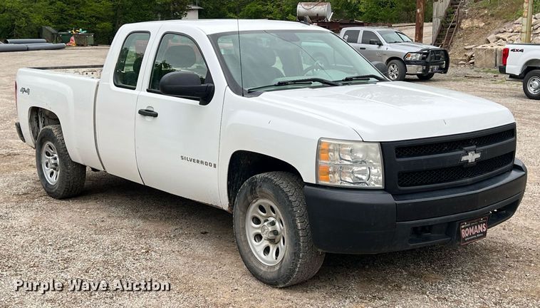 image for item LG9033 2008 Chevrolet Silverado 1500  Ext. Cab pickup truck