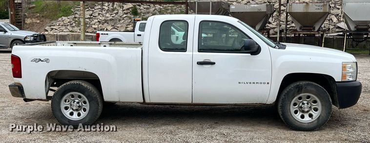 image for item LG9033 2008 Chevrolet Silverado 1500  Ext. Cab pickup truck