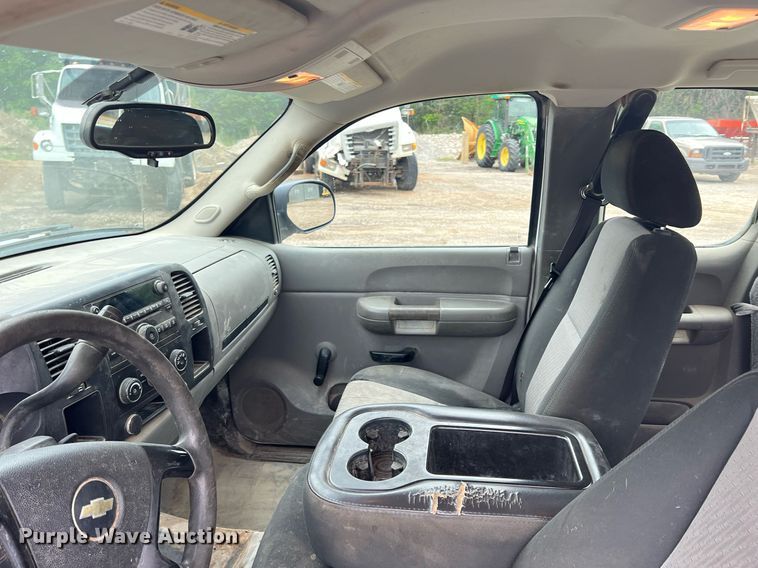 image for item LG9033 2008 Chevrolet Silverado 1500  Ext. Cab pickup truck