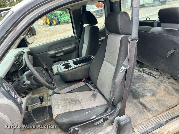 image for item LG9033 2008 Chevrolet Silverado 1500  Ext. Cab pickup truck