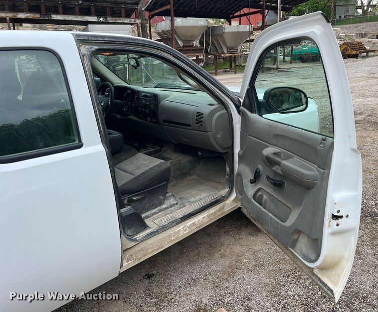 image for item LG9033 2008 Chevrolet Silverado 1500  Ext. Cab pickup truck