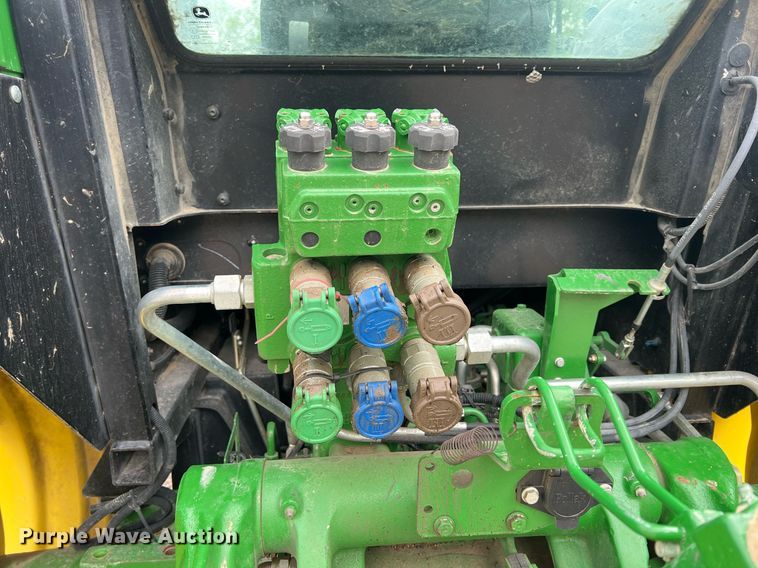 image for item LG9037 2015 John Deere 6115D  MFWD tractor