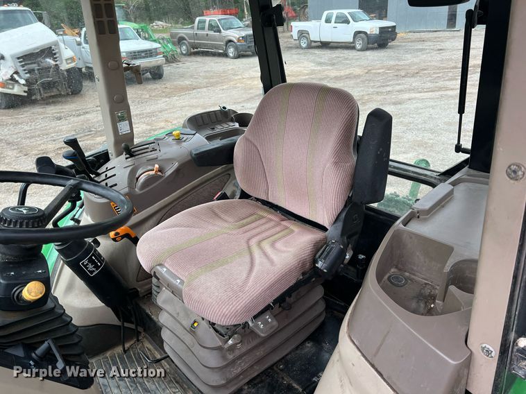 image for item LG9037 2015 John Deere 6115D  MFWD tractor