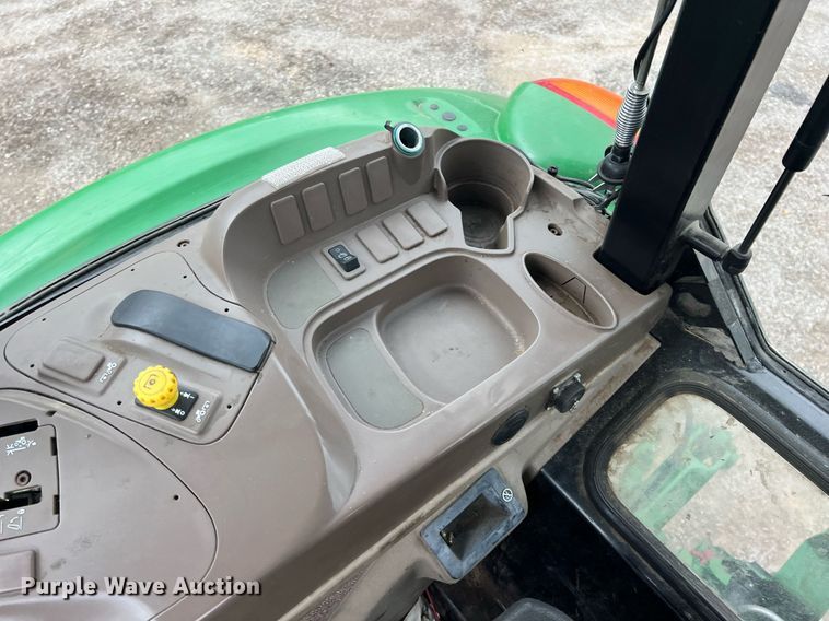 image for item LG9037 2015 John Deere 6115D  MFWD tractor