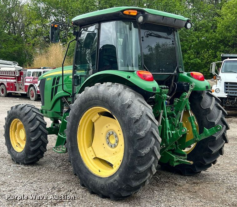 image for item LG9038 2013 John Deere 6115D  MFWD tractor