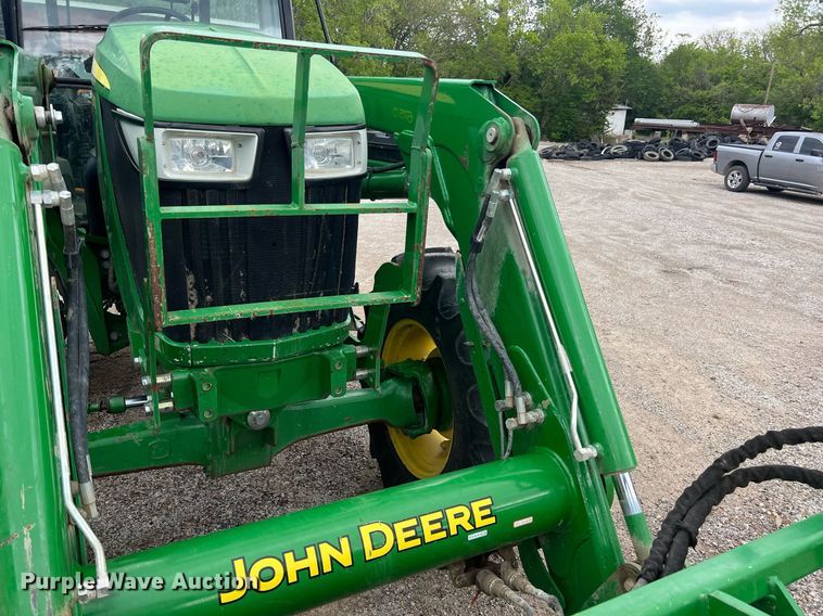 image for item LG9039 2015 John Deere 6115D  MFWD tractor