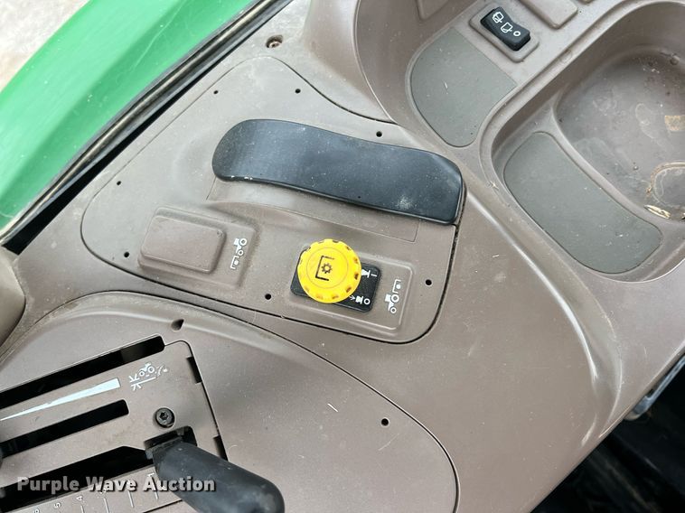 image for item LG9039 2015 John Deere 6115D  MFWD tractor