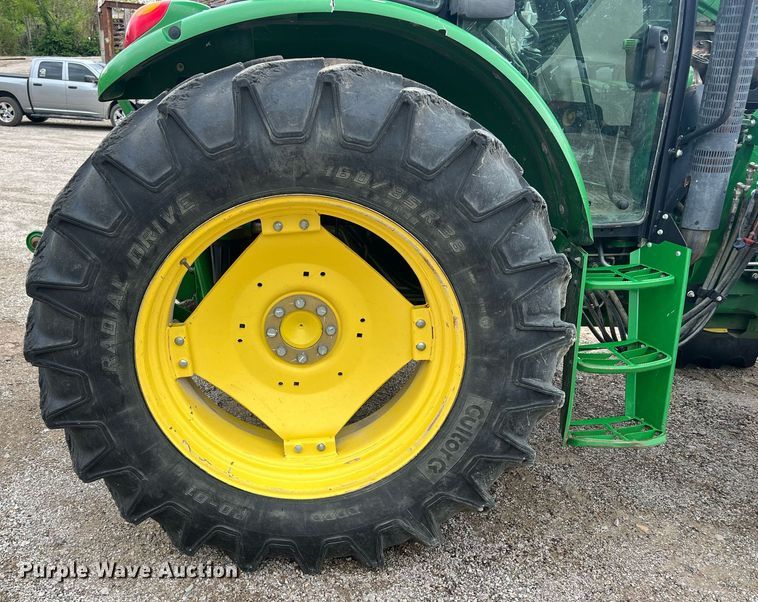 image for item LG9039 2015 John Deere 6115D  MFWD tractor