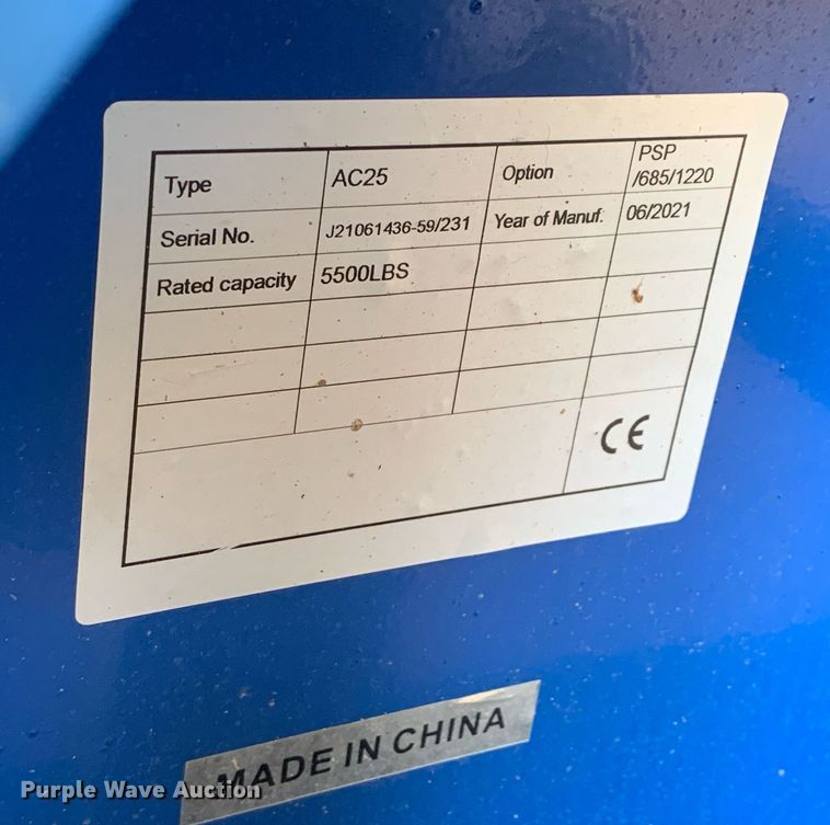image for item LH9593 2021  pallet jack