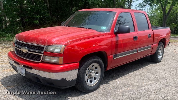 image for item LH9603 2007 Chevrolet Silverado 1500  Crew Cab pickup truck