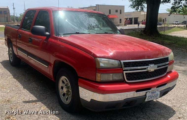 image for item LH9603 2007 Chevrolet Silverado 1500  Crew Cab pickup truck