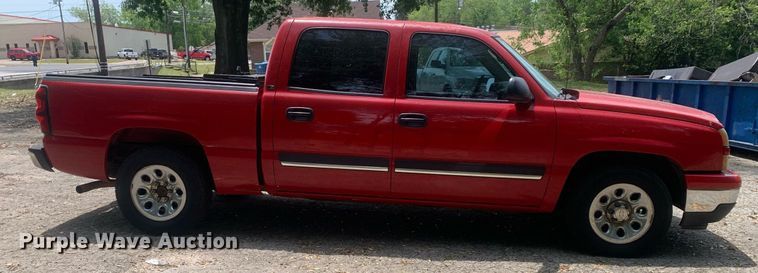 image for item LH9603 2007 Chevrolet Silverado 1500  Crew Cab pickup truck