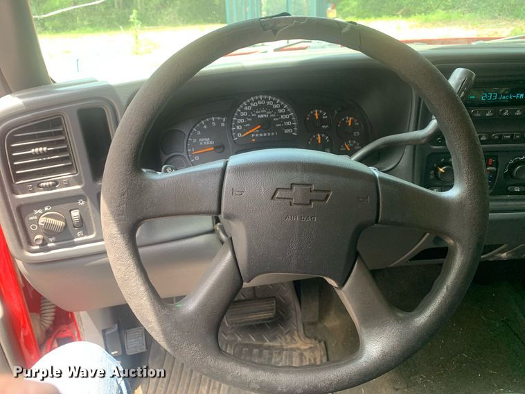 image for item LH9603 2007 Chevrolet Silverado 1500  Crew Cab pickup truck