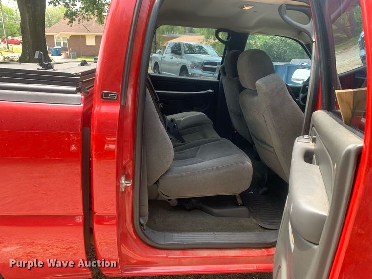 image for item LH9603 2007 Chevrolet Silverado 1500  Crew Cab pickup truck